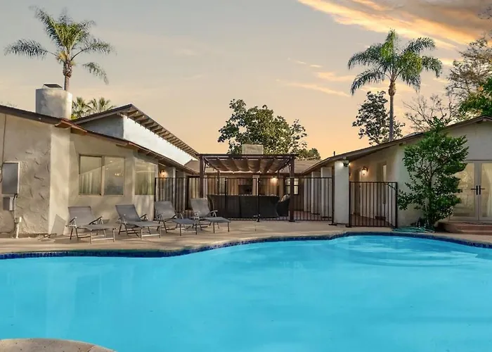 5 Mins From Universal With Heated Pool, Spa, Golf & Pong