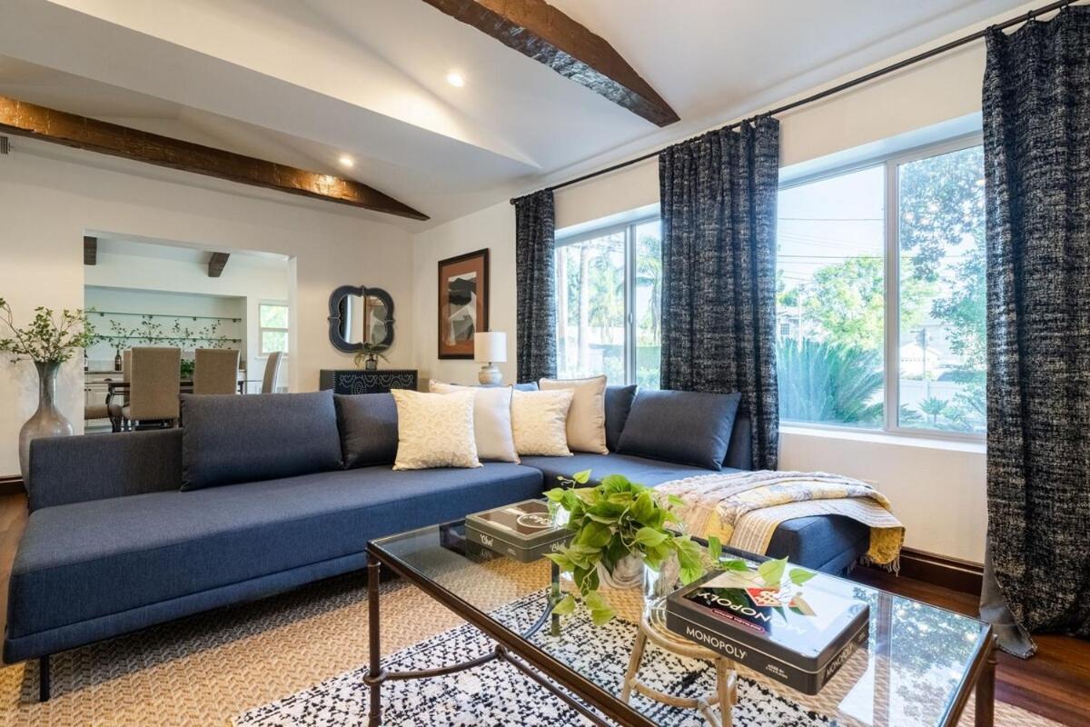 5 Mins From Universal With Heated Pool, Spa, Golf & Pong Los Angeles