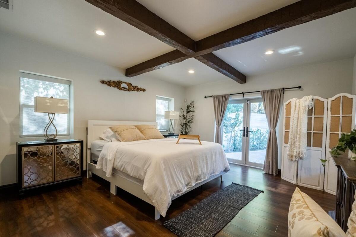 5 Mins From Universal With Heated Pool, Spa, Golf & Pong * Los Angeles