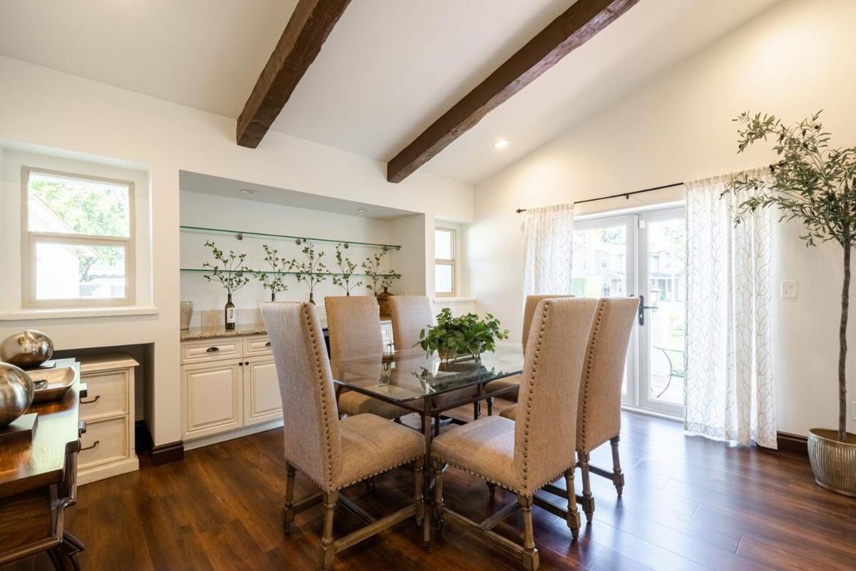 Holiday home 5 Mins From Universal With Heated Pool, Spa, Golf & Pong Los Angeles